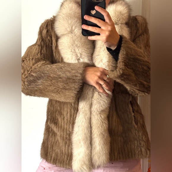 Brown stripped mink fur jacket coat with blue Fox trim - Picture 5 of 16